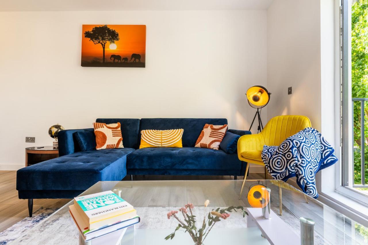 Ashview 8 - Heathrow - Business - Free Parking Apartamento Staines-upon-Thames Exterior foto