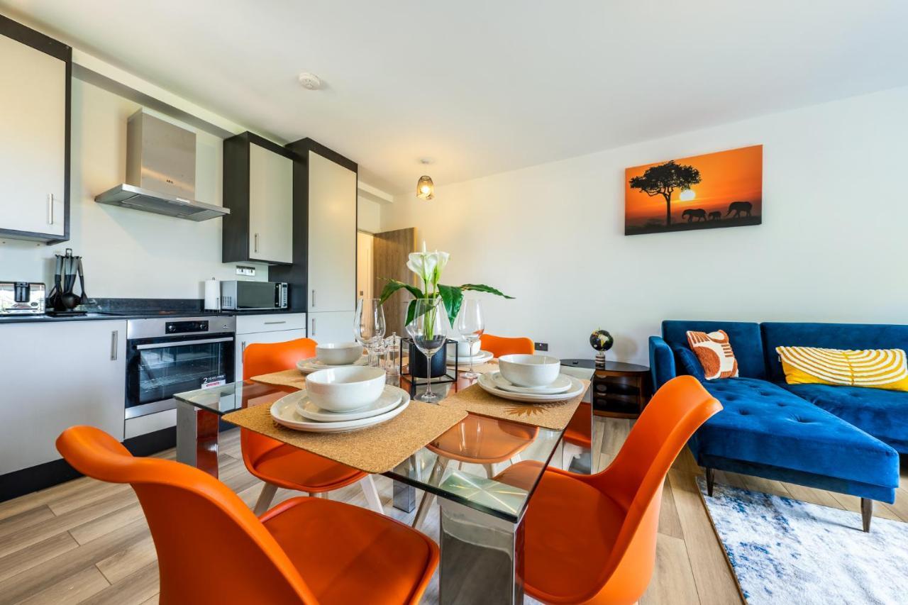 Ashview 8 - Heathrow - Business - Free Parking Apartamento Staines-upon-Thames Exterior foto